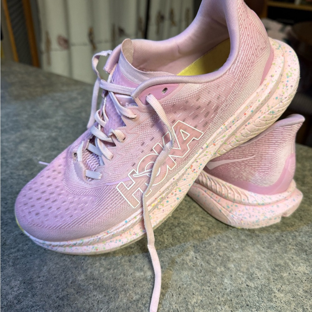Hoka Mach 6 Pink Sherbet Athletic Shoes size 11